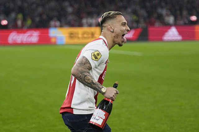 双方欲丢弃转会阿贾克斯探讨状态